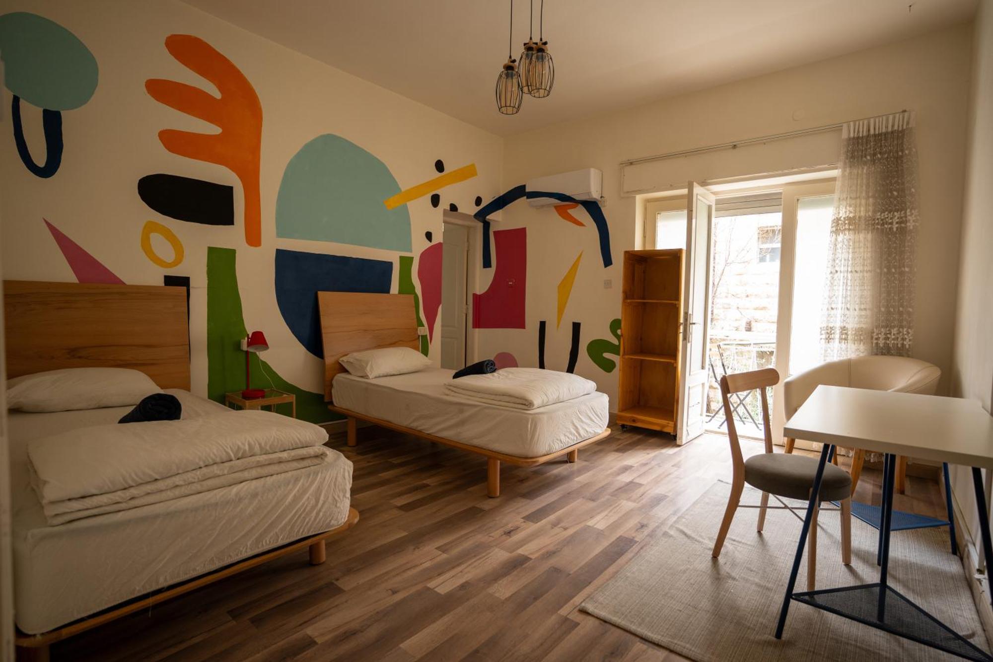 Battuta Hostel Амман Экстерьер фото