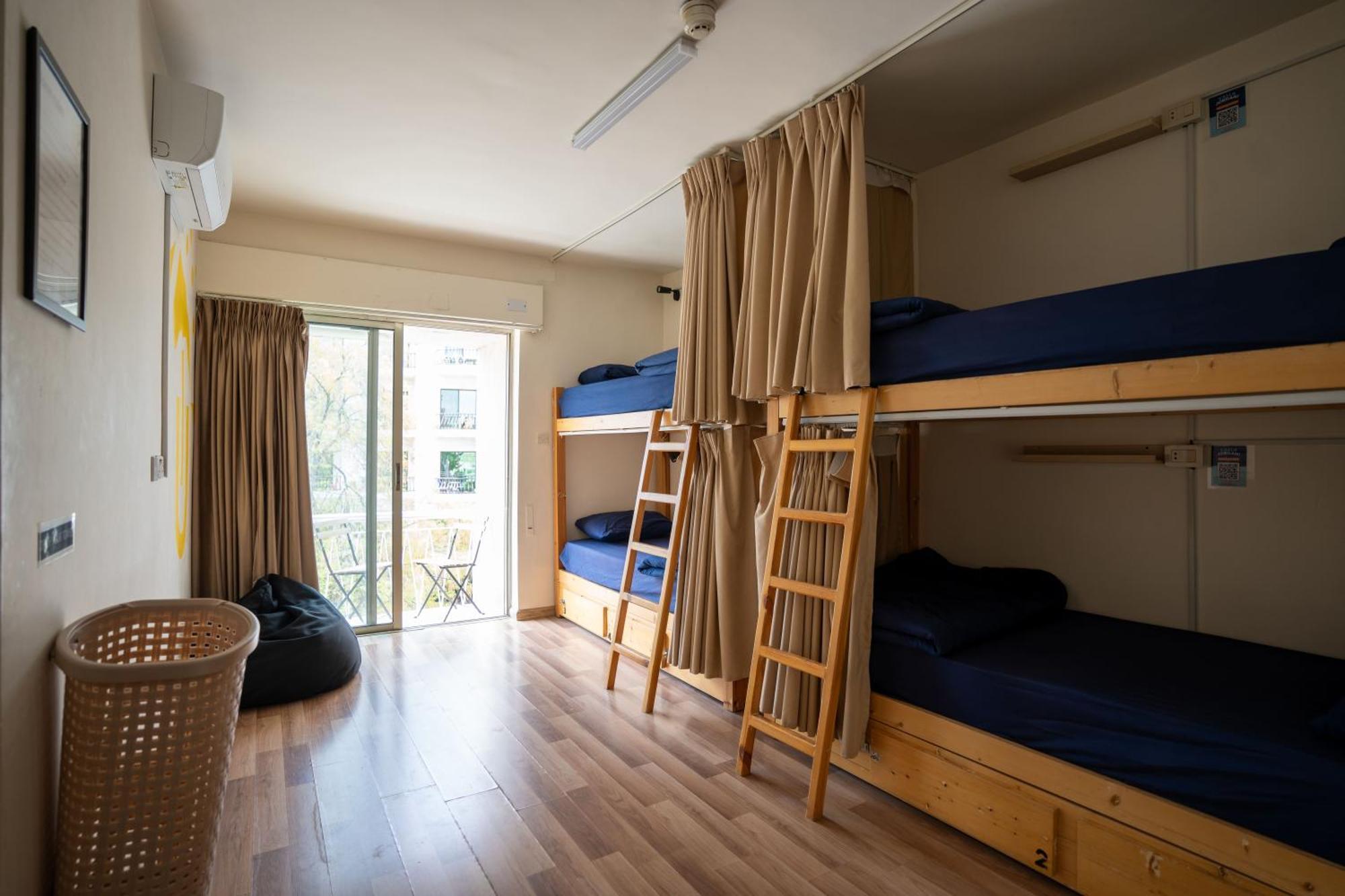 Battuta Hostel Амман Экстерьер фото